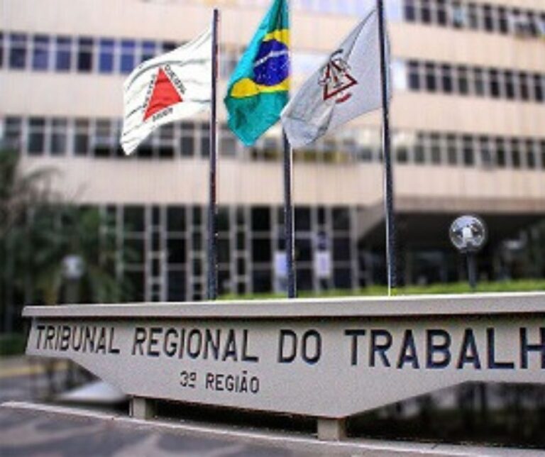 TRT-MG mantém multa a trabalhador por usar Súmula falsa criada por inteligência artificial.
